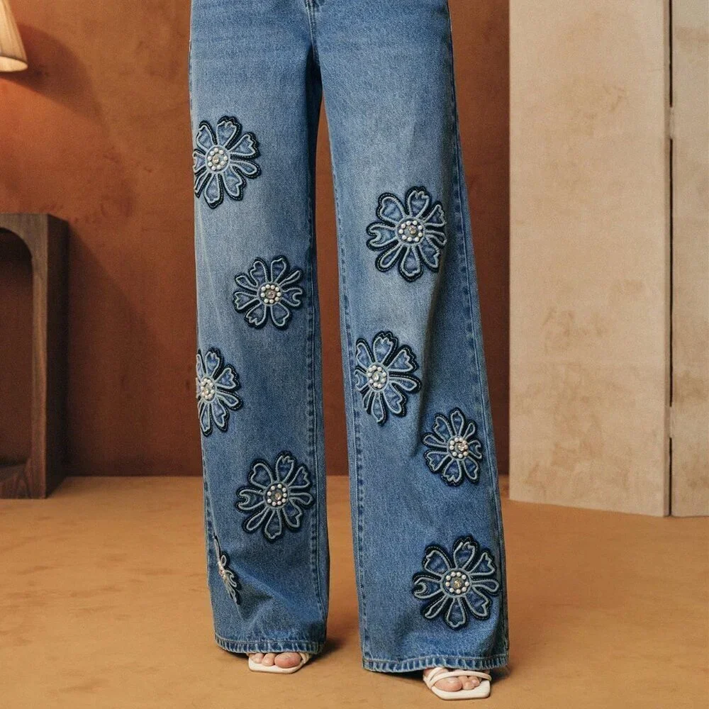 Dark Wash Women's Elegant Floral Embroidered Jeans with Pearl Rhinestone - Picture 4 of 7